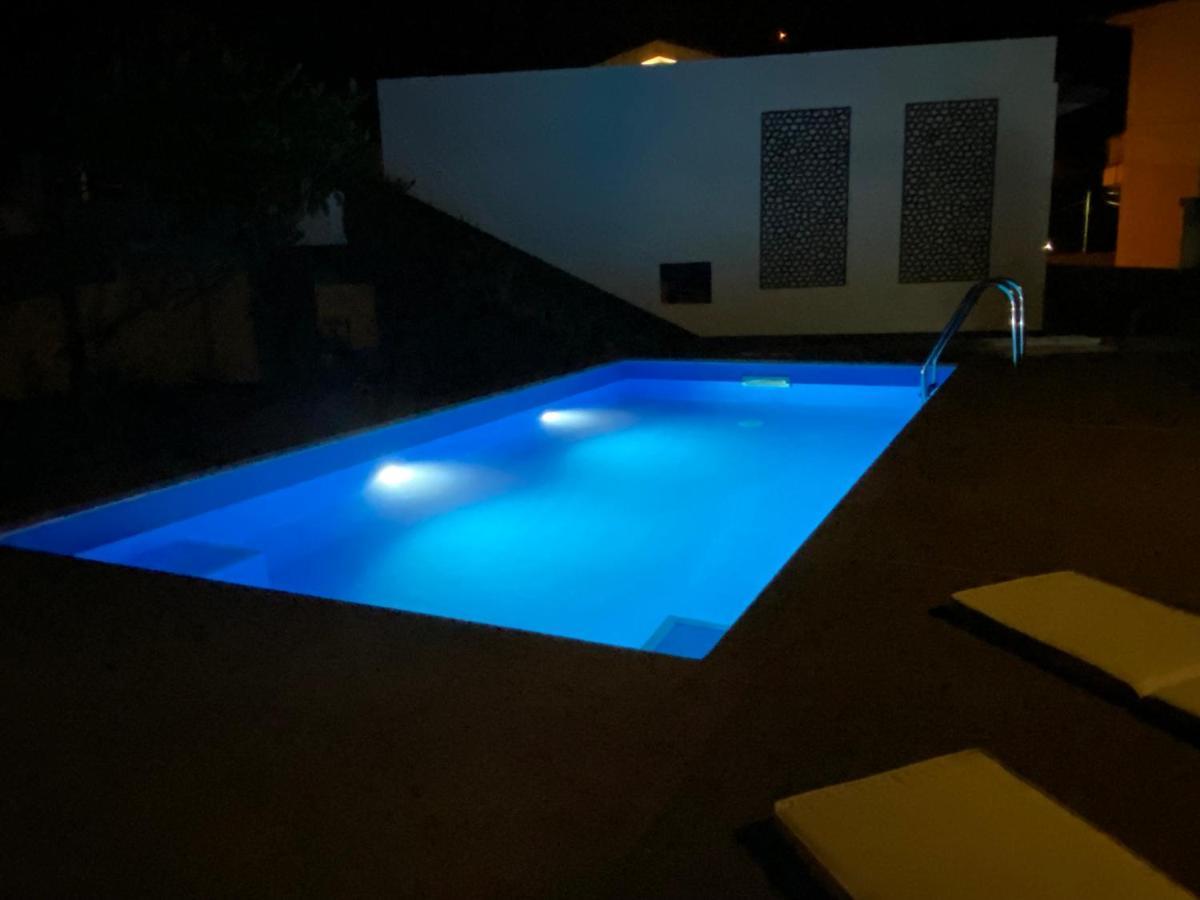 Cottage Quinze, Contemporary Designed Cottage With Swimming Pool 폰타델가다 외부 사진